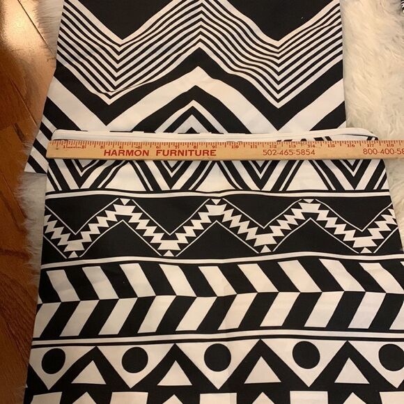 Four piece tribal pillow covers. New and never used. Zipper closure - Picture 7 of 7